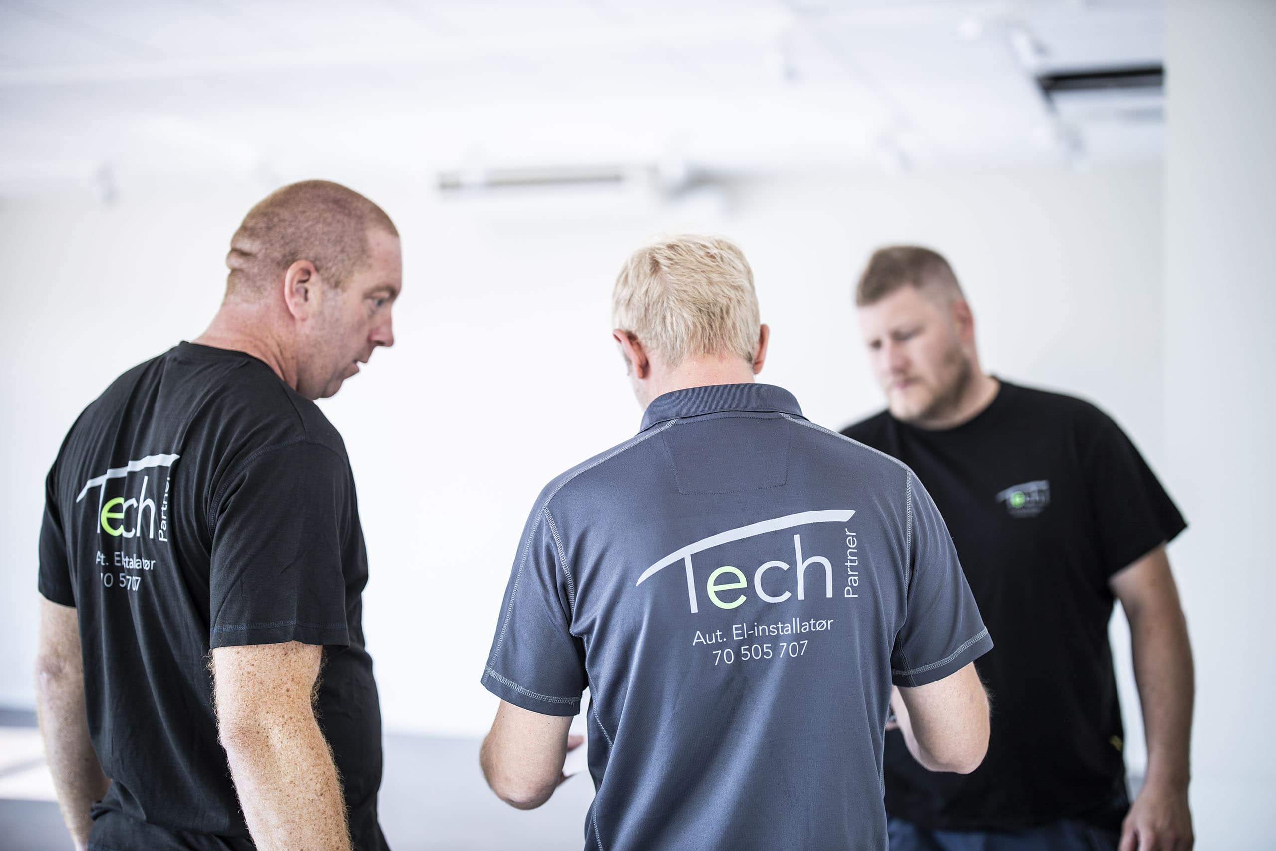 Hos Tech Partner hjælper vi med lovpligtig el-service
